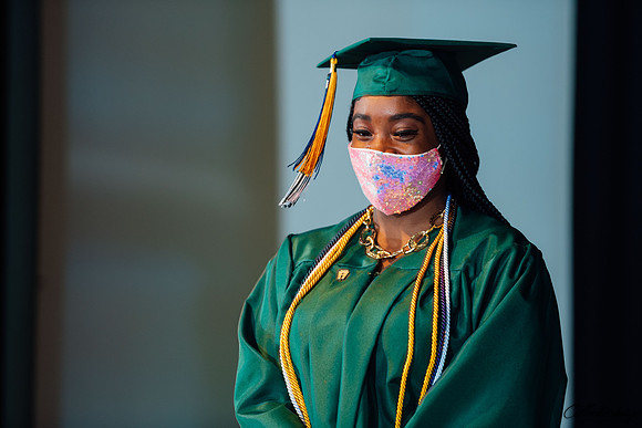 Eton_Graduation_20210521_0145