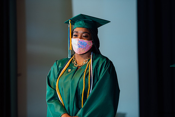Eton_Graduation_20210521_0144